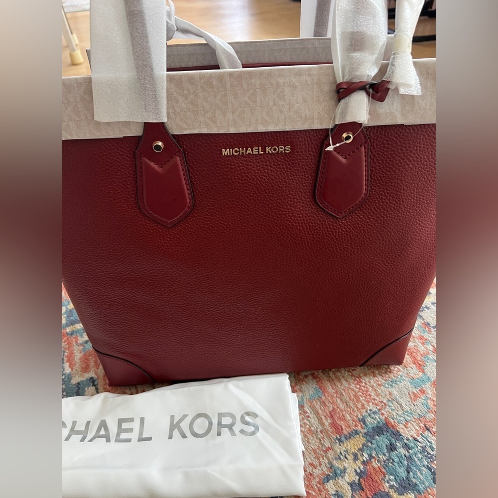Michael Kors Eva Large Tote Women Large Merlot NWT Pebbled Leather - Picture 5 of 7